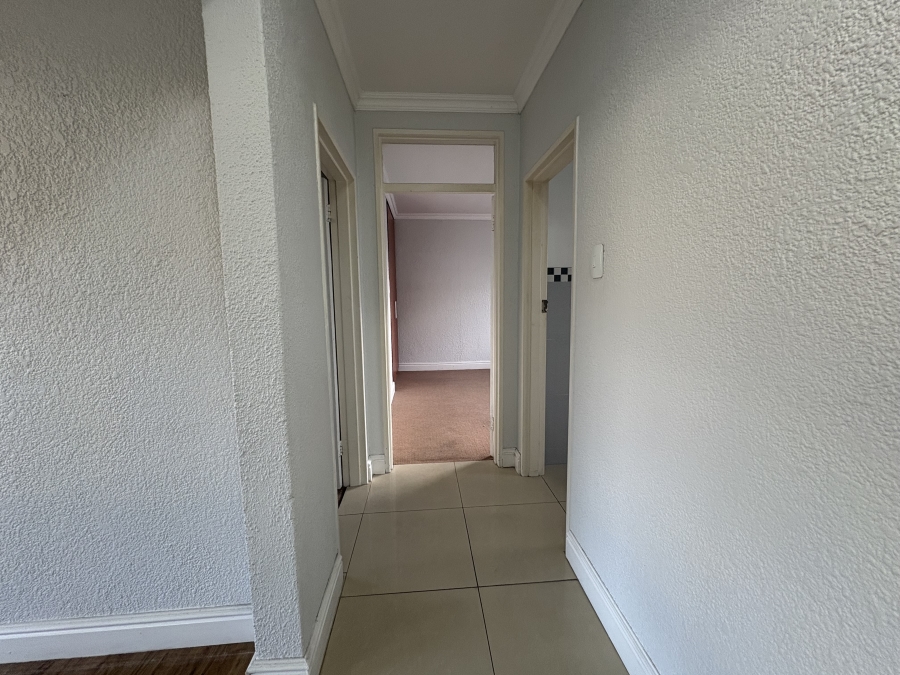 To Let 2 Bedroom Property for Rent in Kenilworth Western Cape